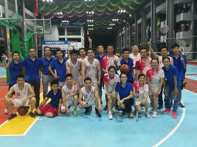 威廉体育运动合影